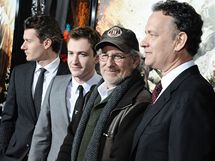 Z premiry serilu Pacific v L.A. - producenti a herci - Tom Hanks, Steven Spielberg, James Badge, Joseph Mazzello 